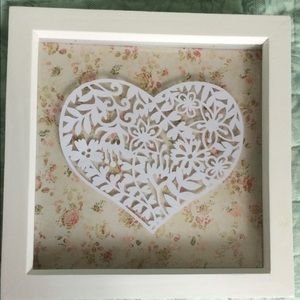 NWT Framed Handmade Papercraft White Lace Heart